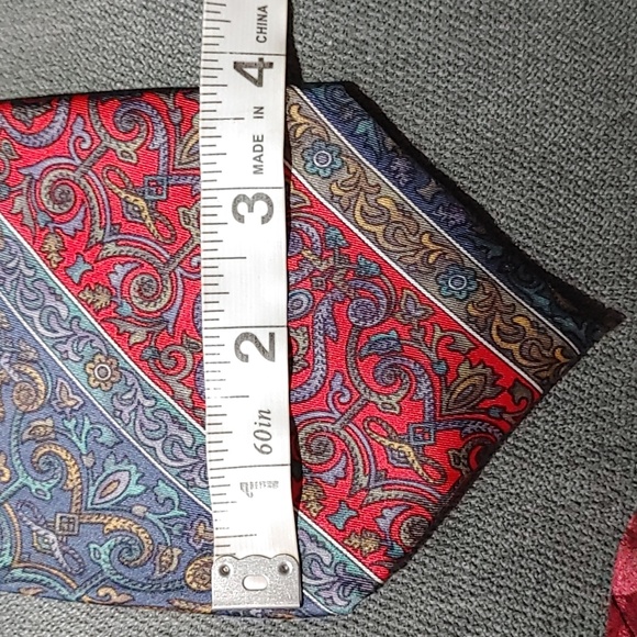 Vintage Christian Dior Vibrant Paisley Print Matte Silk Tie Made in Canada - Picture 7 of 7